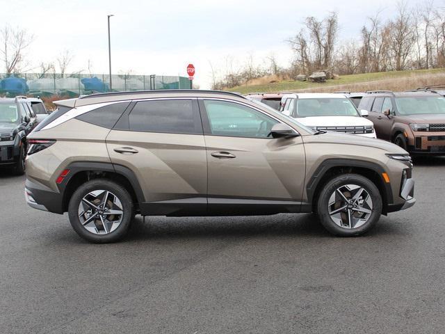 new 2025 Hyundai Tucson Hybrid car, priced at $35,428