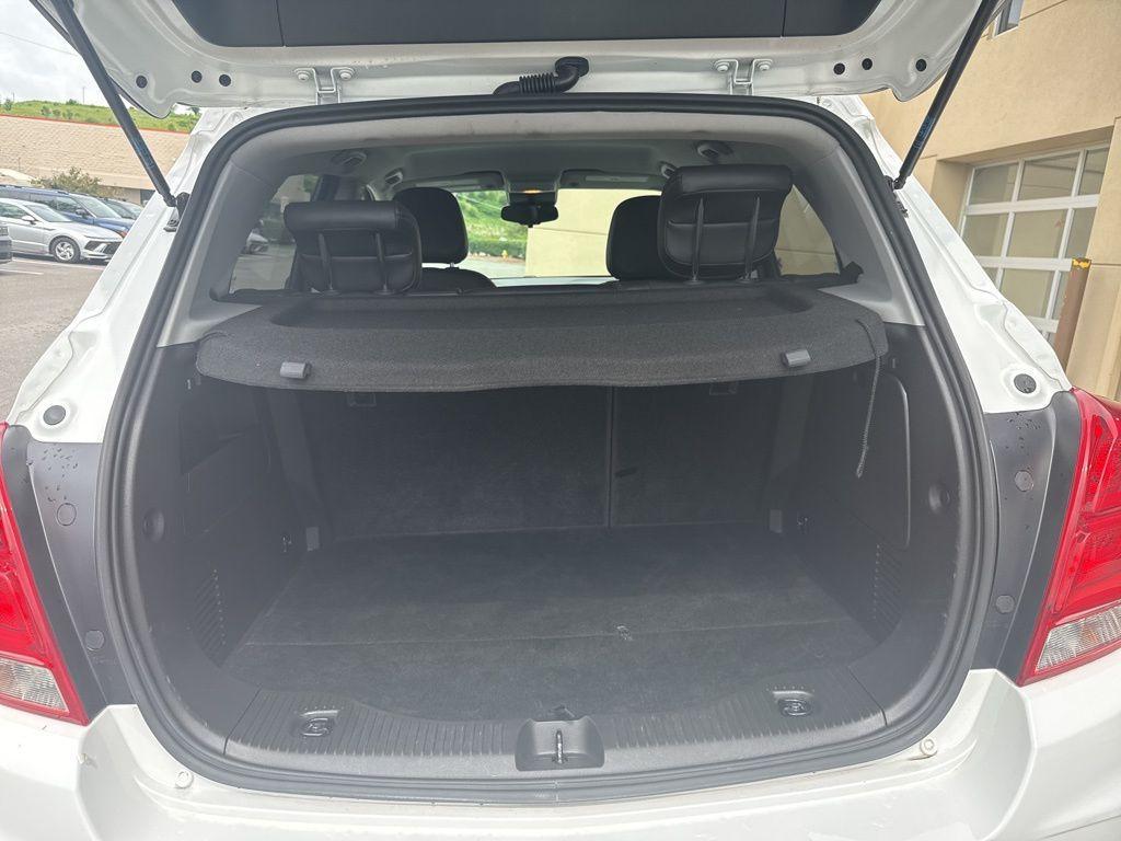 used 2022 Chevrolet Trax car, priced at $20,157