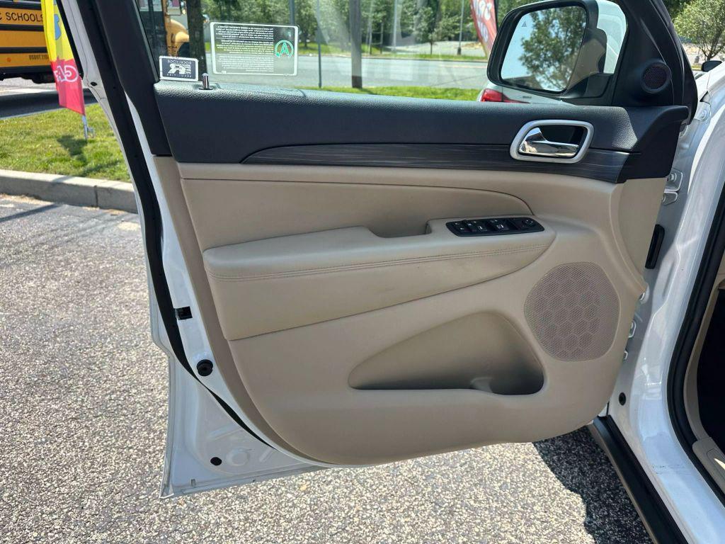used 2019 Jeep Grand Cherokee car, priced at $14,395