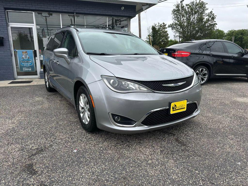 used 2019 Chrysler Pacifica car, priced at $14,995