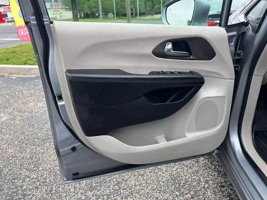 used 2019 Chrysler Pacifica car, priced at $14,995