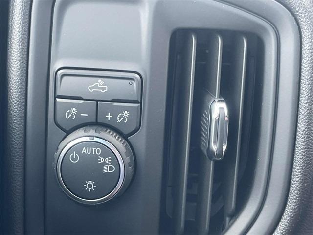 new 2025 Chevrolet Silverado 1500 car, priced at $40,876