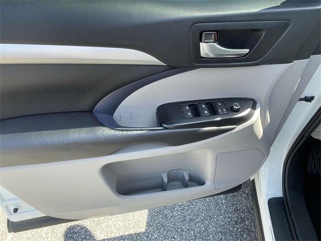 used 2019 Toyota Highlander car, priced at $26,950