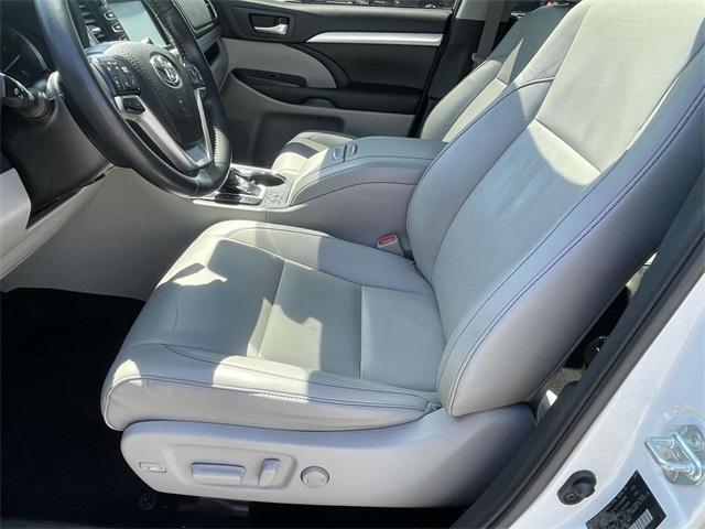 used 2019 Toyota Highlander car, priced at $26,950