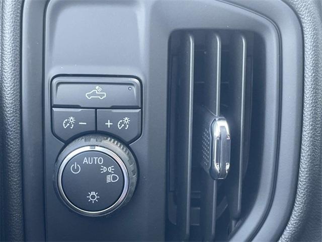 new 2025 Chevrolet Silverado 1500 car, priced at $40,876