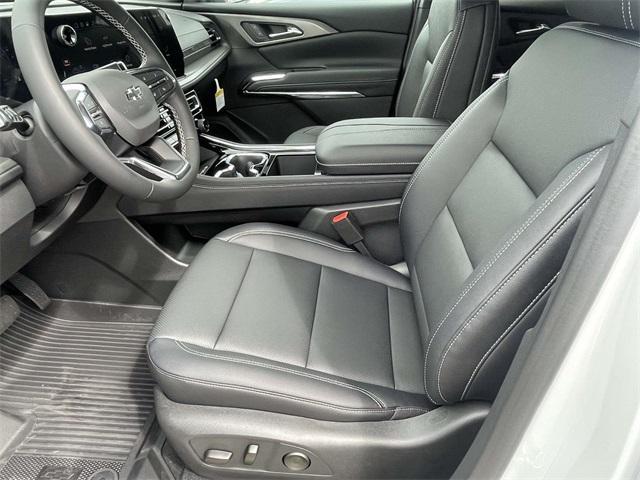 new 2026 Chevrolet Traverse car, priced at $47,670