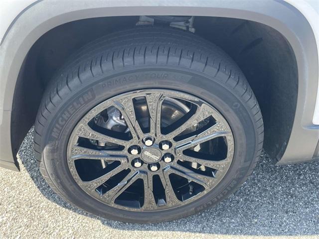 used 2023 GMC Acadia car, priced at $32,950