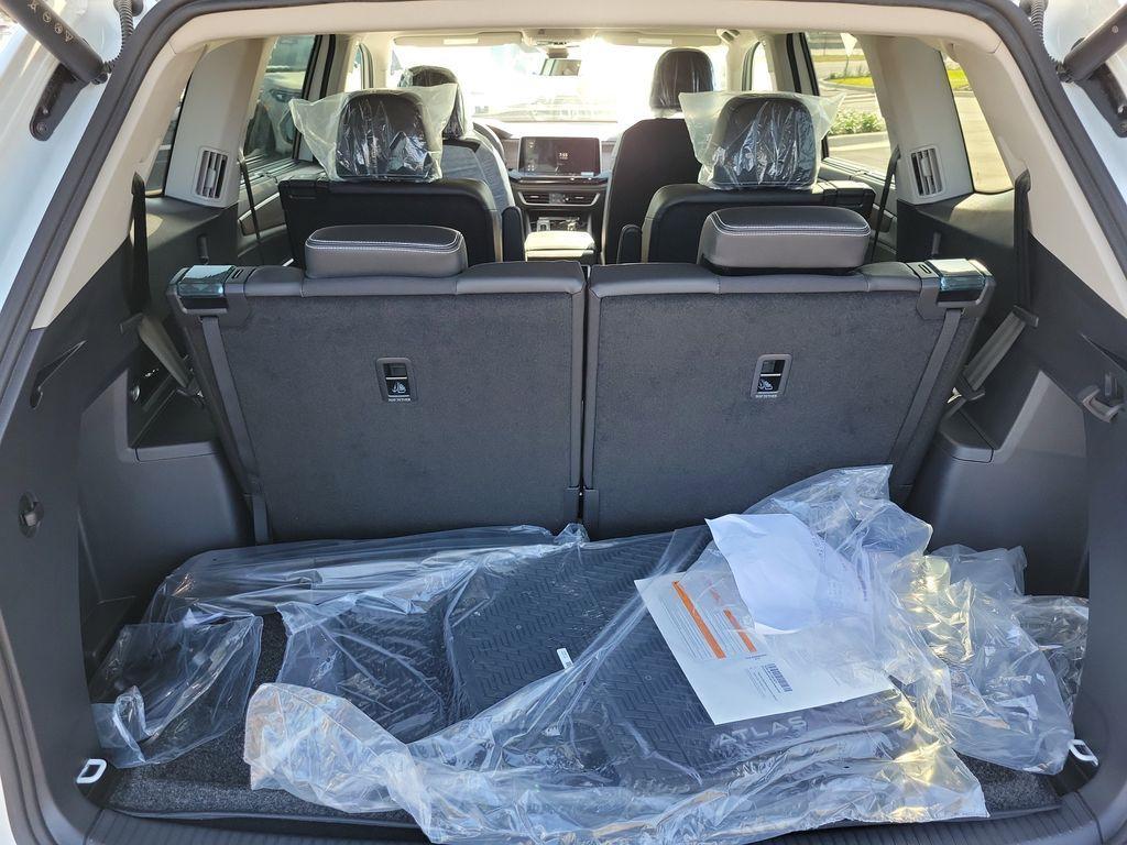 new 2026 Volkswagen Atlas car, priced at $49,236