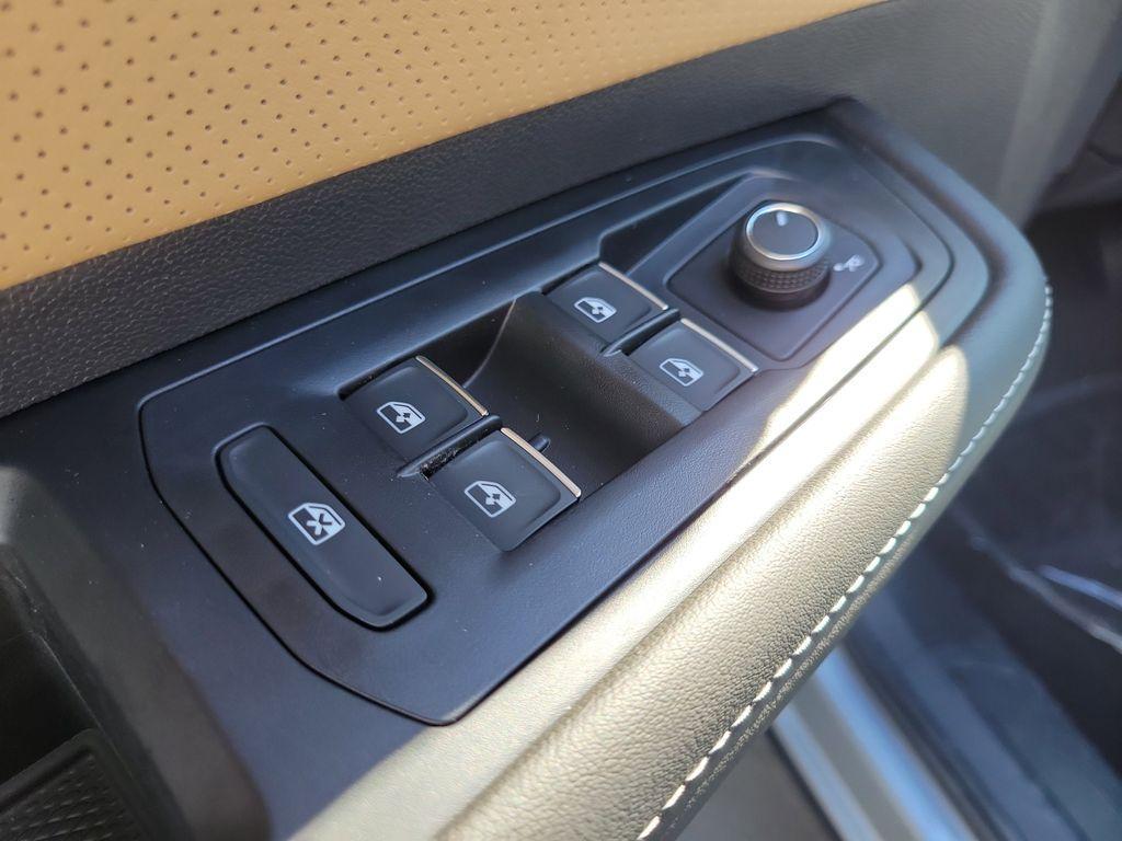 new 2026 Volkswagen Atlas Cross Sport car, priced at $37,755