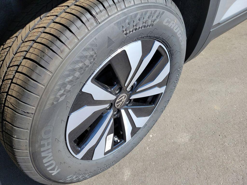 new 2026 Volkswagen Atlas Cross Sport car, priced at $37,755