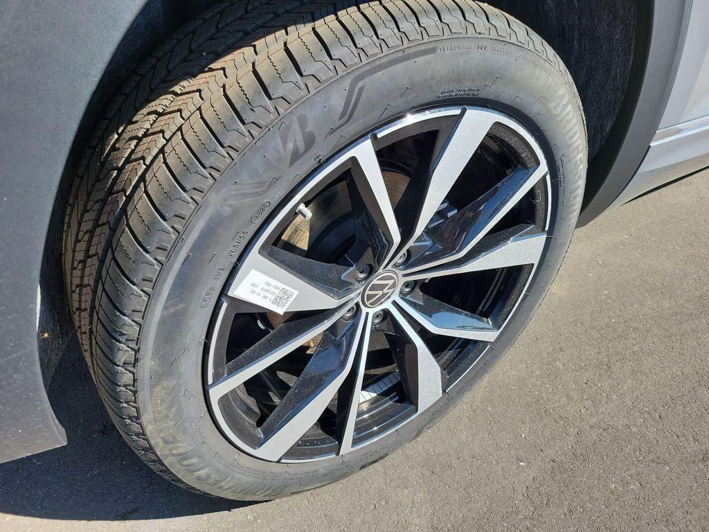 new 2026 Volkswagen Atlas car, priced at $54,081