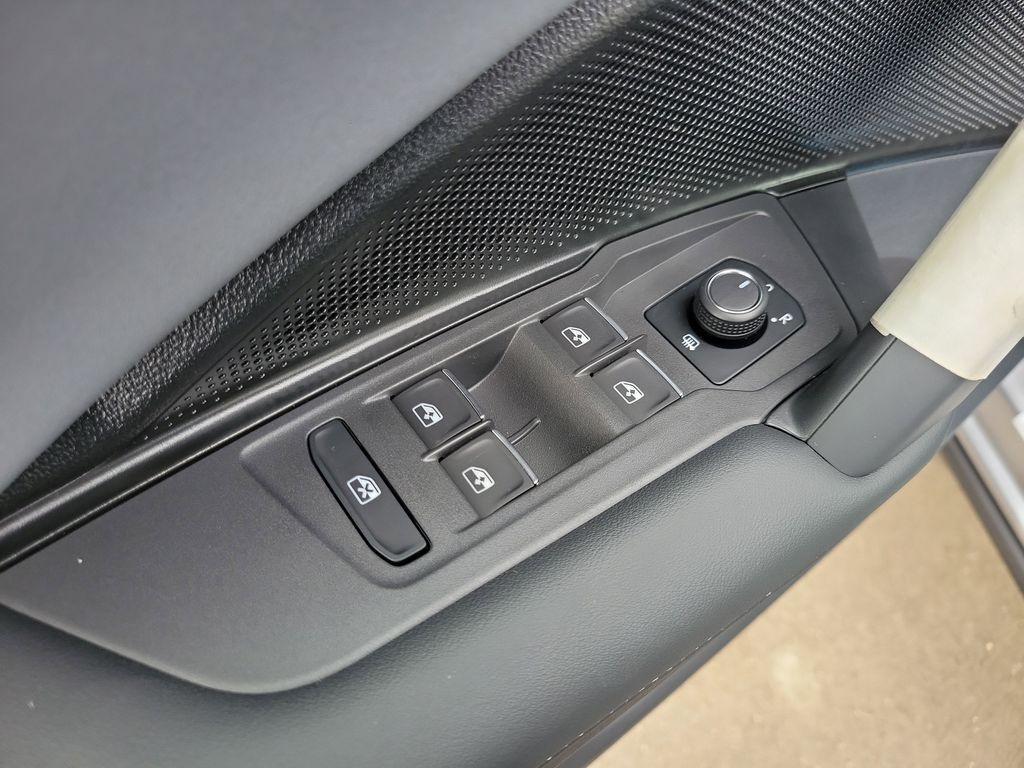 new 2025 Volkswagen Tiguan car, priced at $30,657