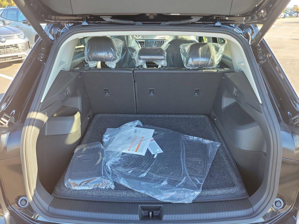 new 2025 Volkswagen Tiguan car, priced at $30,657