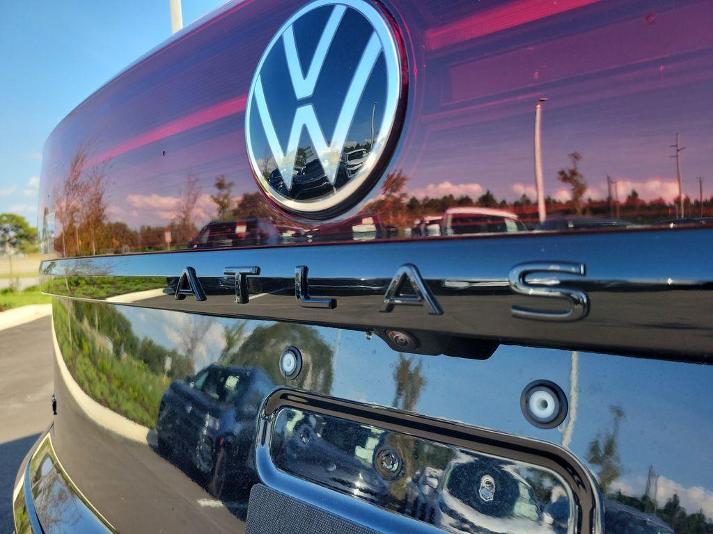 new 2026 Volkswagen Atlas Cross Sport car, priced at $49,609