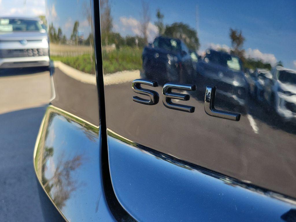 new 2026 Volkswagen Atlas Cross Sport car, priced at $49,609