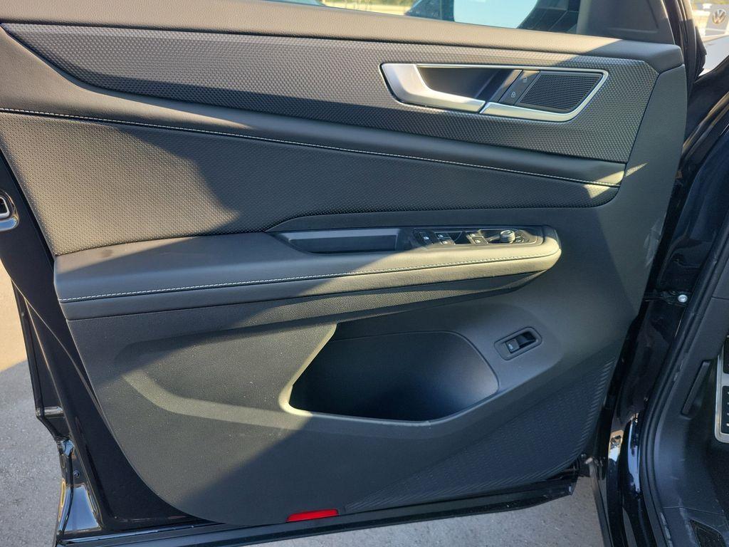 new 2026 Volkswagen Atlas Cross Sport car, priced at $49,609