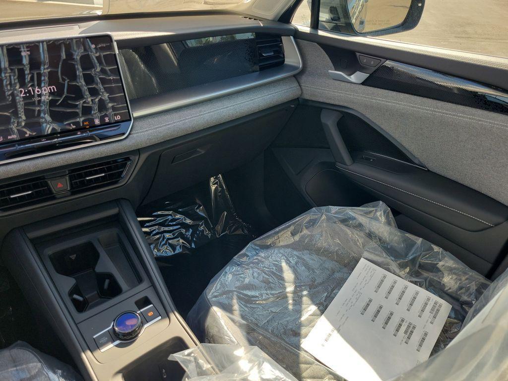 new 2025 Volkswagen Tiguan car, priced at $28,204