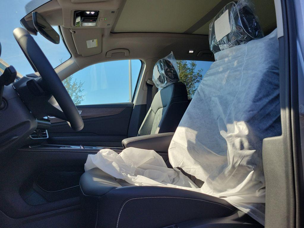 new 2026 Volkswagen Atlas car, priced at $53,644