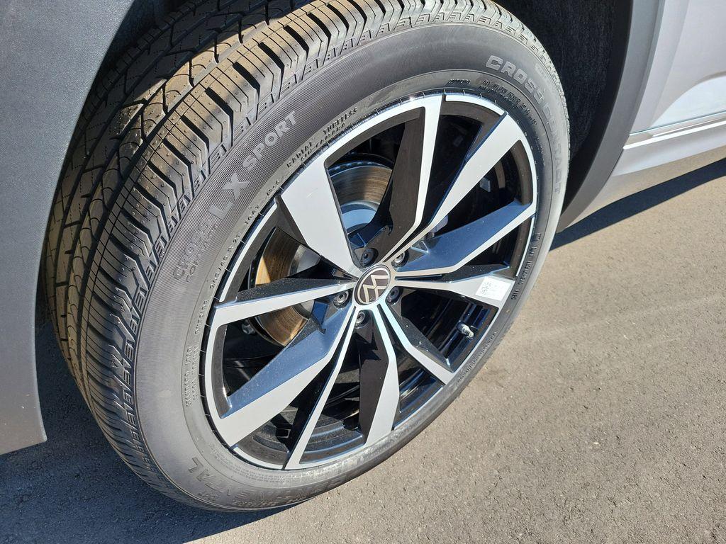 new 2026 Volkswagen Atlas car, priced at $53,644