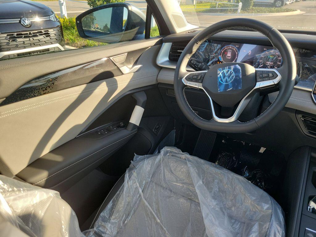 new 2025 Volkswagen Tiguan car, priced at $30,657