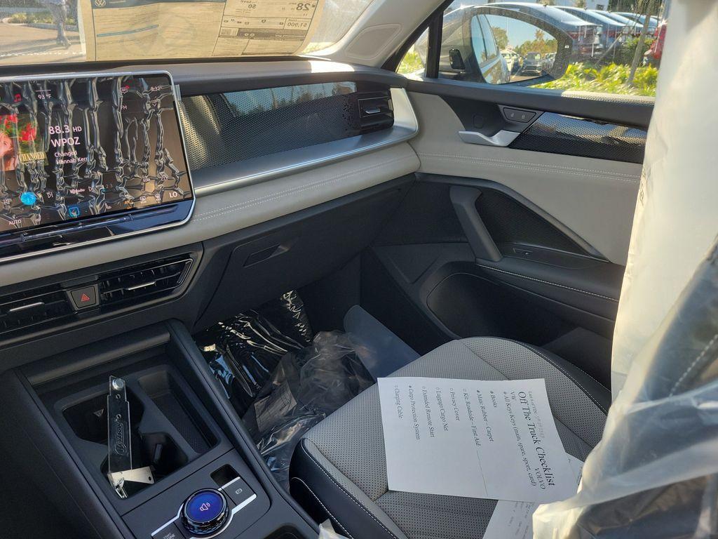 new 2025 Volkswagen Tiguan car, priced at $30,657