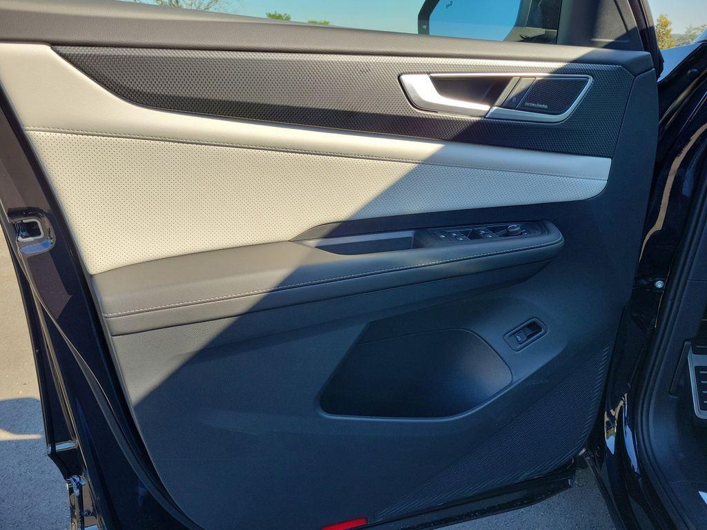 new 2026 Volkswagen Atlas Cross Sport car, priced at $52,569