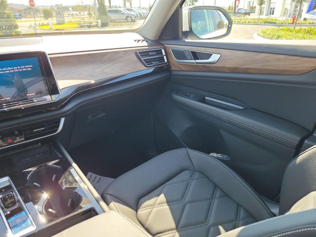 new 2026 Volkswagen Atlas car, priced at $44,053