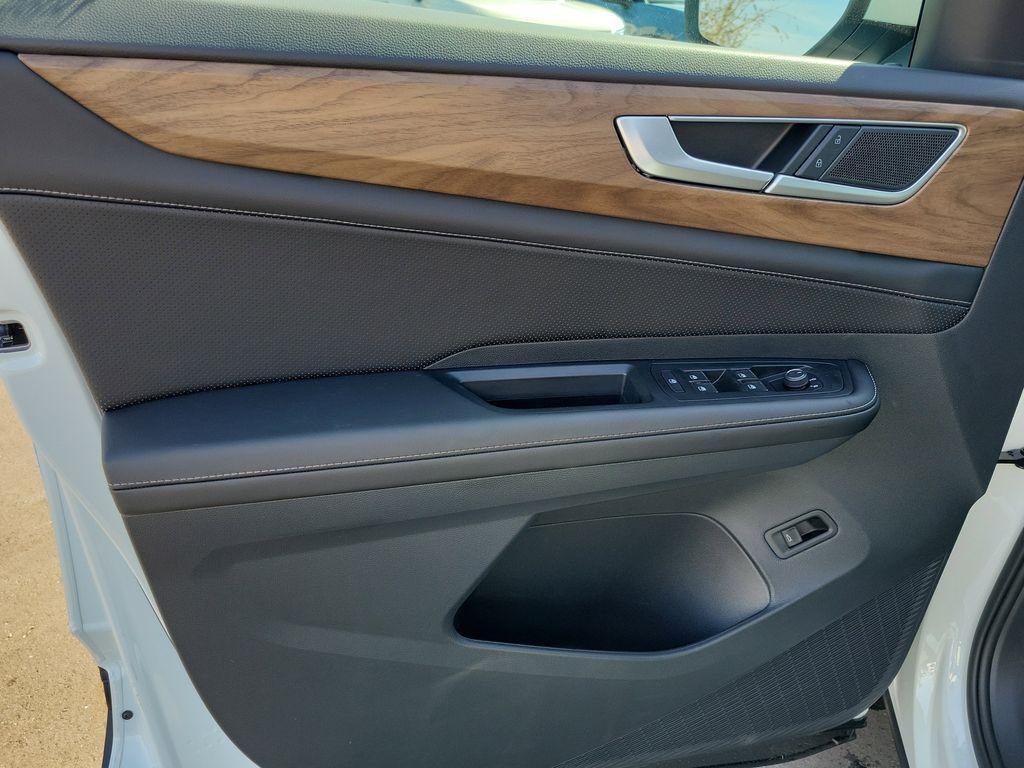 new 2026 Volkswagen Atlas car, priced at $44,053