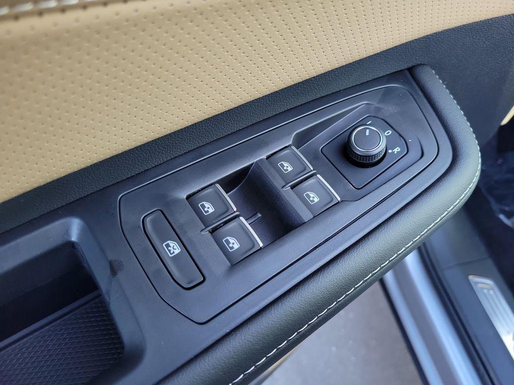 new 2026 Volkswagen Atlas Cross Sport car, priced at $43,062