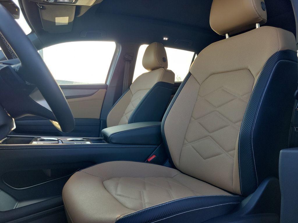 new 2026 Volkswagen Atlas Cross Sport car, priced at $43,062