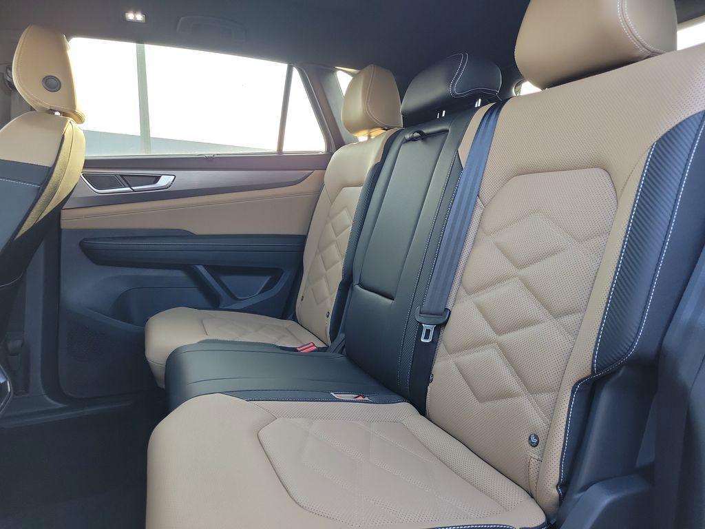 new 2026 Volkswagen Atlas Cross Sport car, priced at $43,062