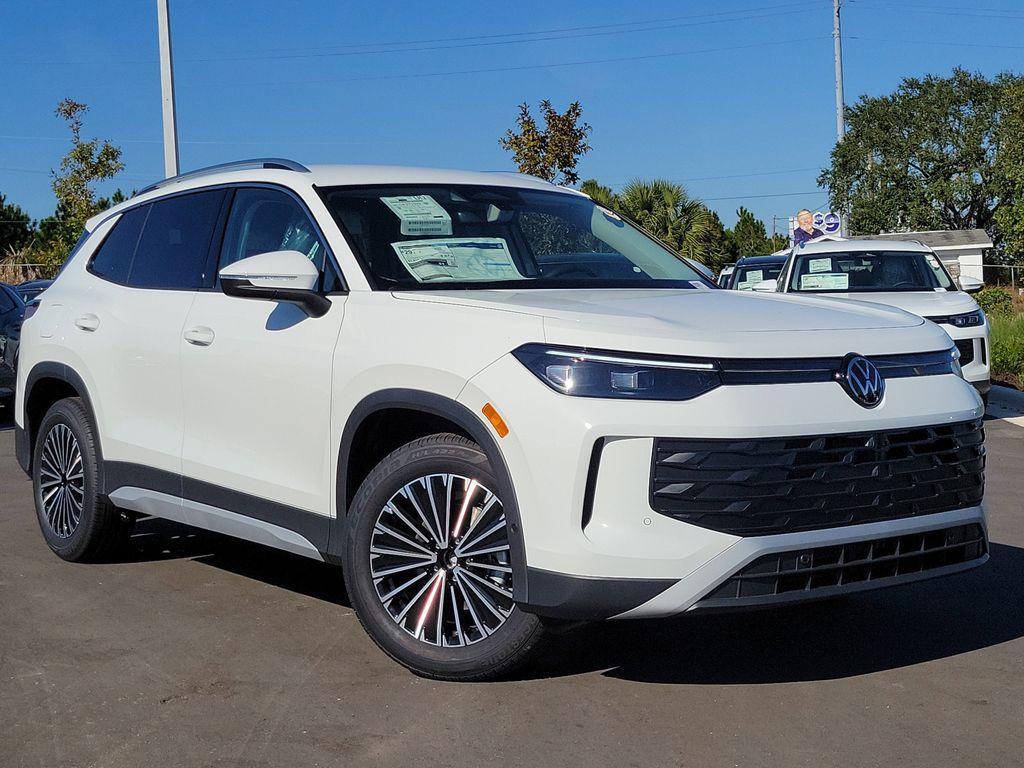 new 2025 Volkswagen Tiguan car, priced at $28,204