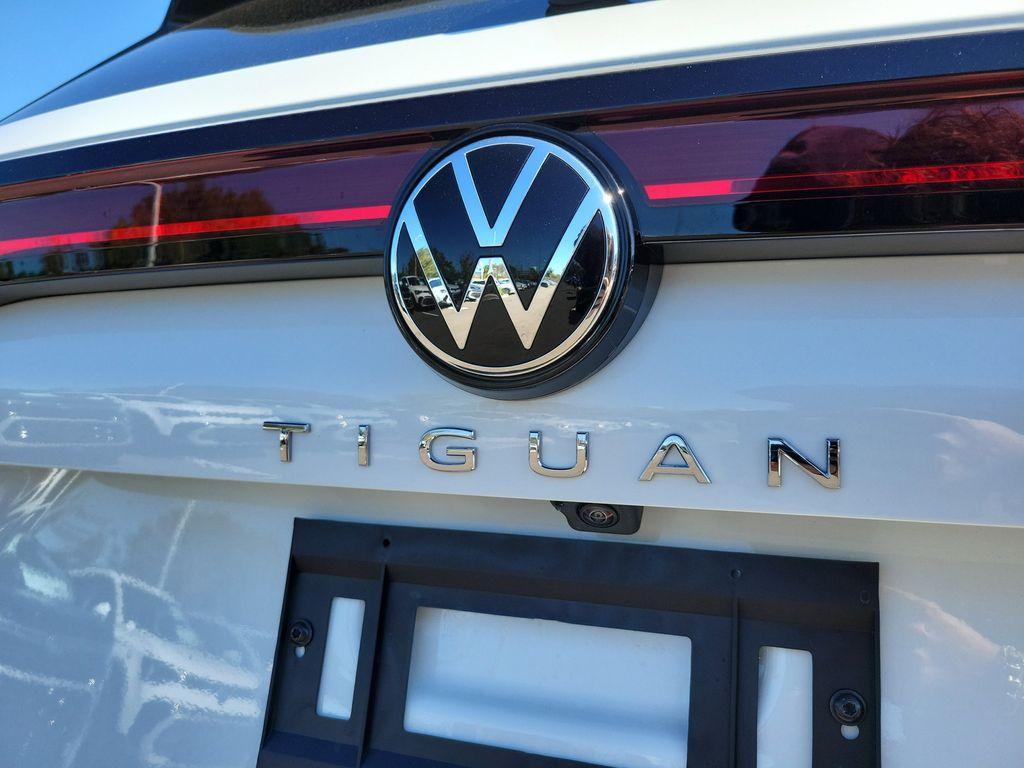 new 2025 Volkswagen Tiguan car, priced at $27,946