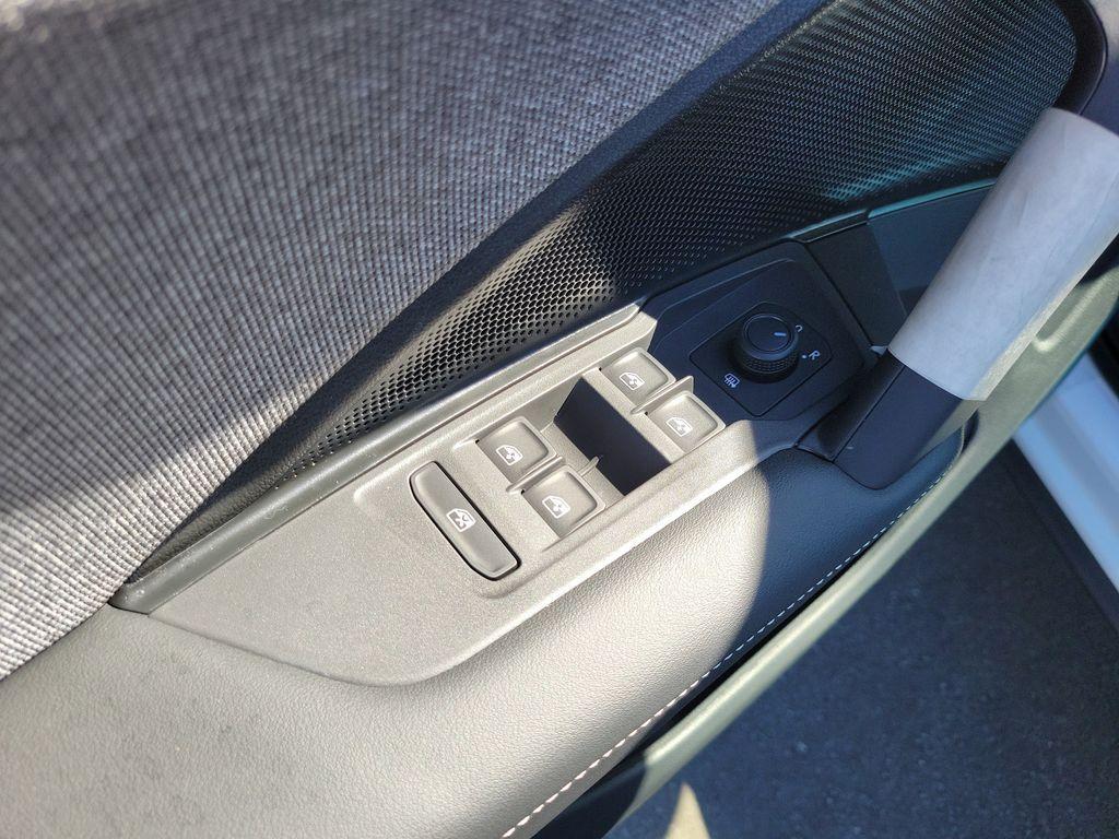 new 2025 Volkswagen Tiguan car, priced at $27,946