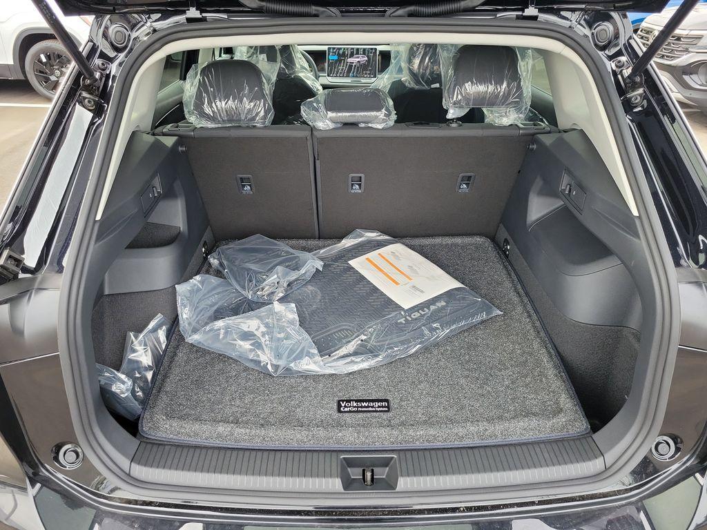 new 2025 Volkswagen Tiguan car, priced at $27,946