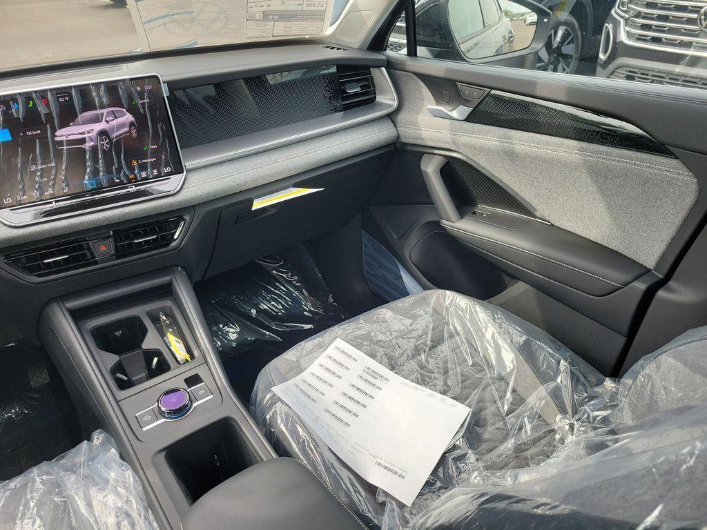 new 2025 Volkswagen Tiguan car, priced at $27,946