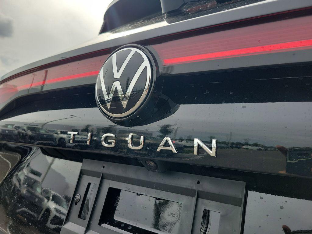 new 2025 Volkswagen Tiguan car, priced at $27,946