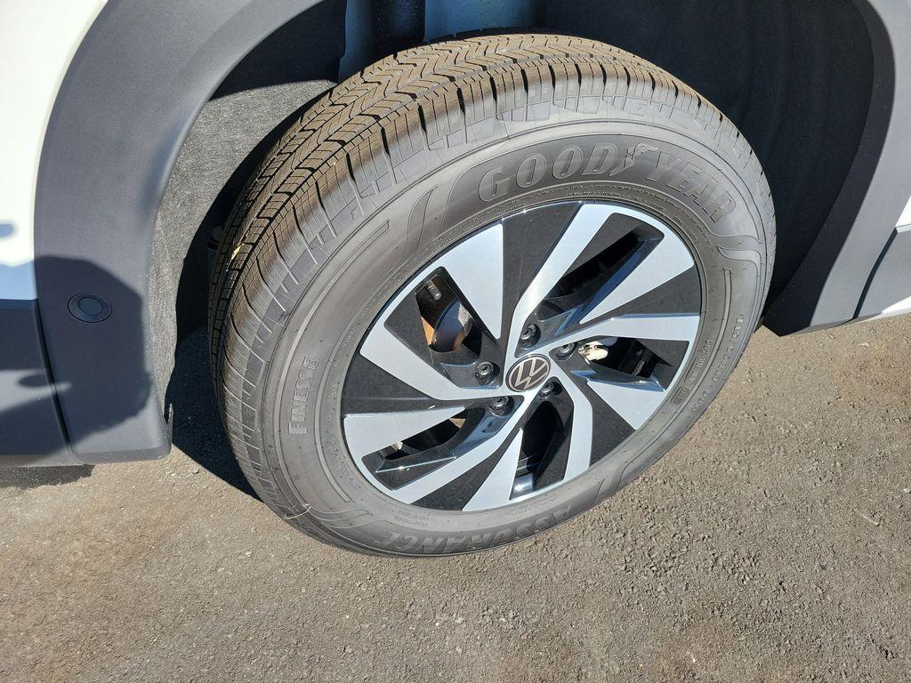 new 2025 Volkswagen Tiguan car, priced at $27,946