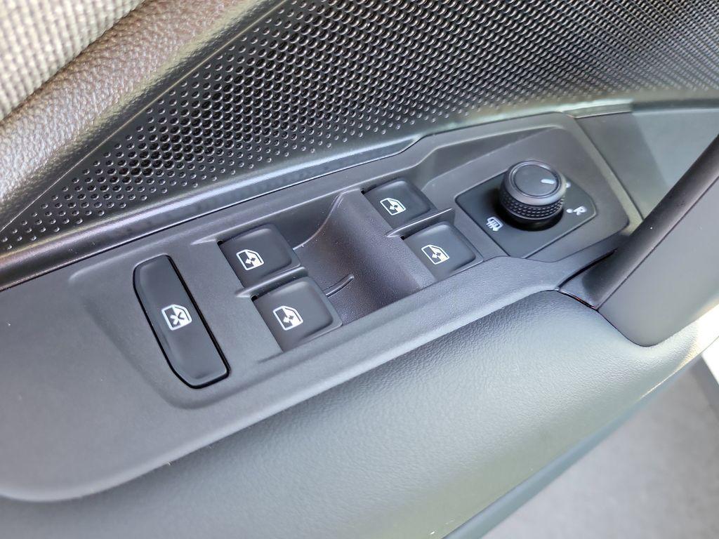 new 2025 Volkswagen Tiguan car, priced at $27,946