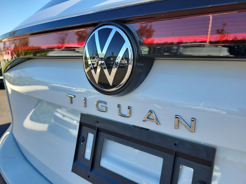 new 2025 Volkswagen Tiguan car, priced at $27,946