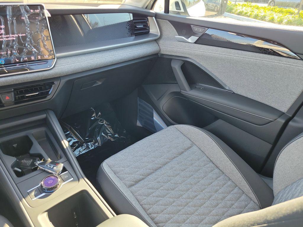 new 2025 Volkswagen Tiguan car, priced at $27,946