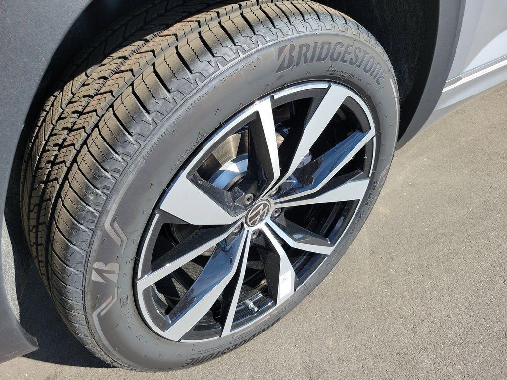 new 2026 Volkswagen Atlas Cross Sport car, priced at $52,569