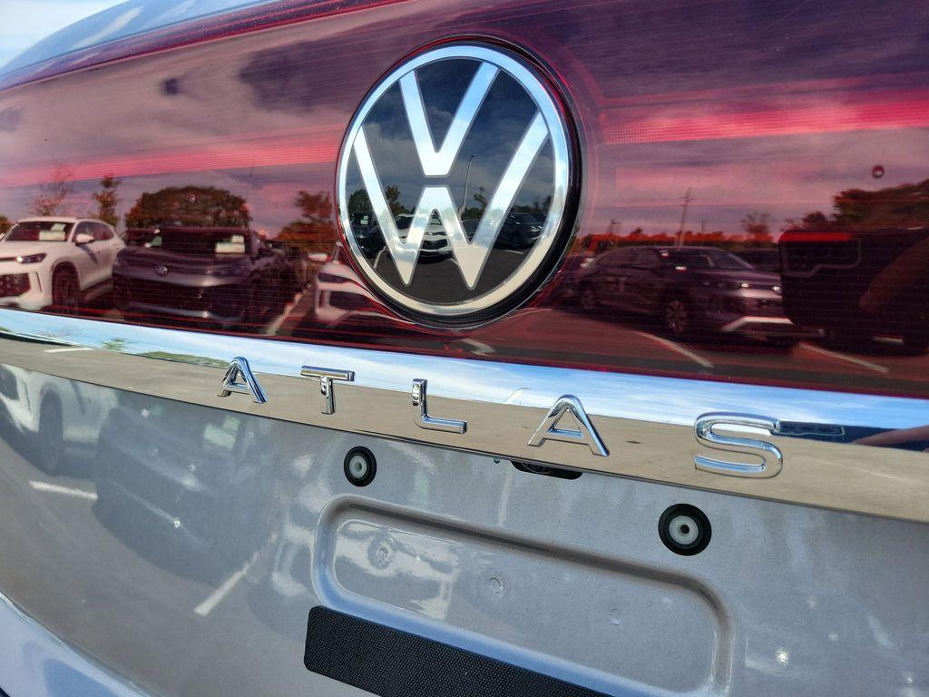 new 2026 Volkswagen Atlas Cross Sport car, priced at $52,569