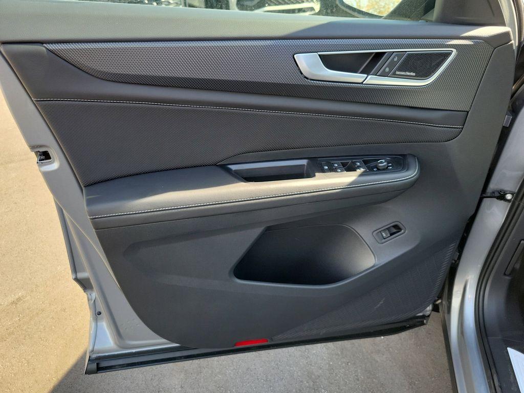 new 2026 Volkswagen Atlas Cross Sport car, priced at $52,569