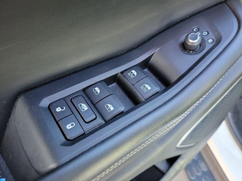 used 2022 Jeep Grand Cherokee L car, priced at $21,495