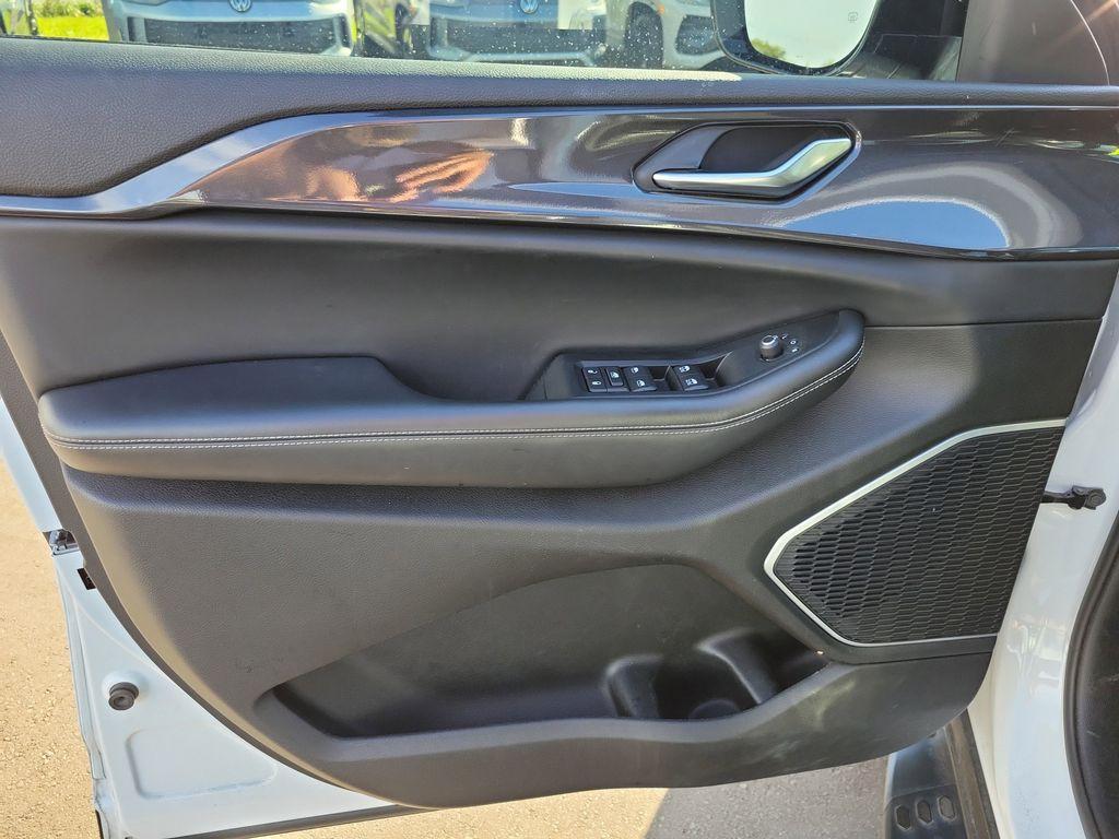 used 2022 Jeep Grand Cherokee L car, priced at $21,495