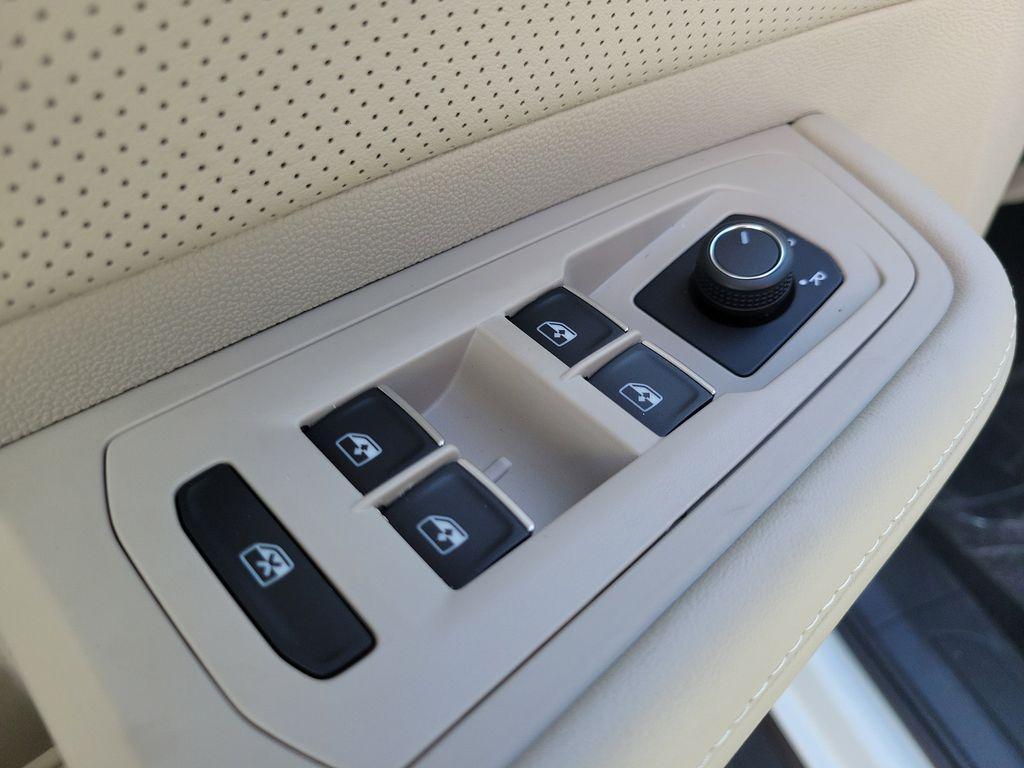 new 2026 Volkswagen Atlas car, priced at $38,668