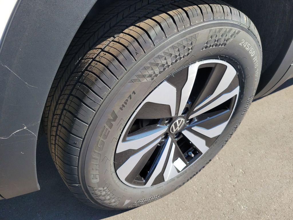 new 2026 Volkswagen Atlas car, priced at $38,668