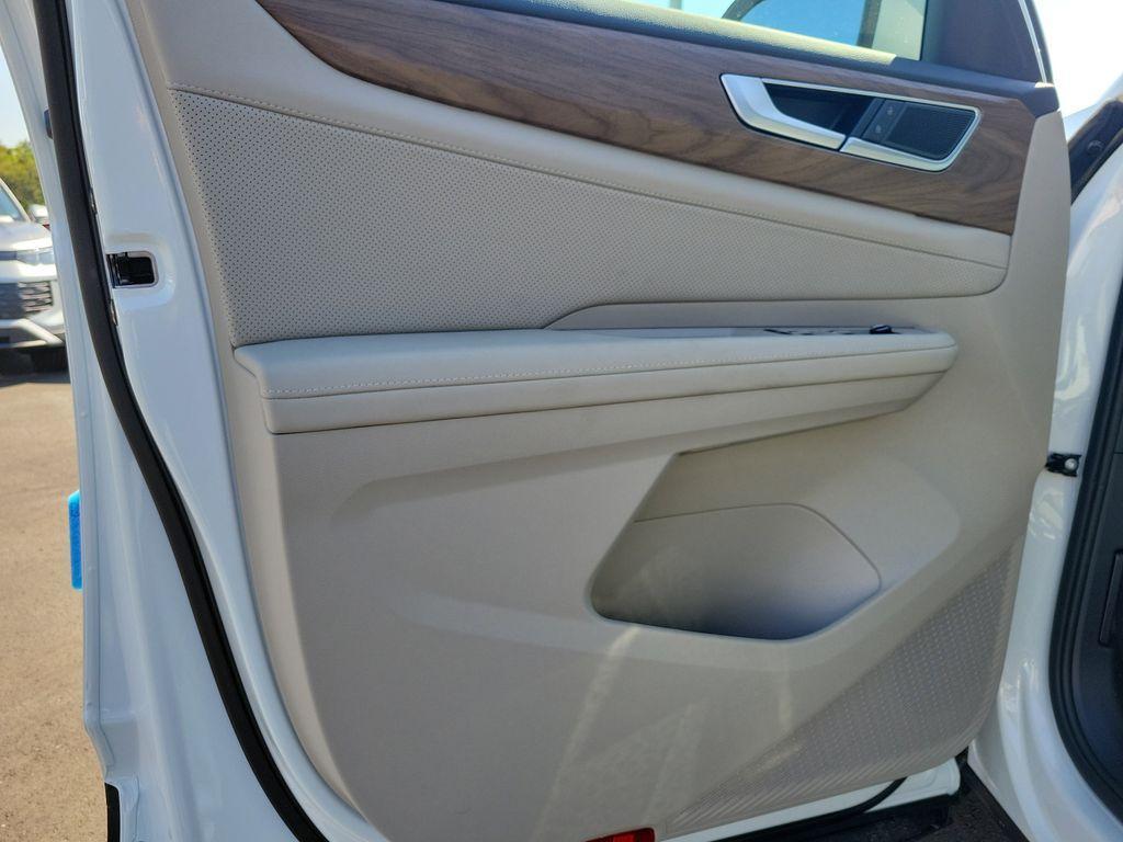 new 2026 Volkswagen Atlas car, priced at $38,668