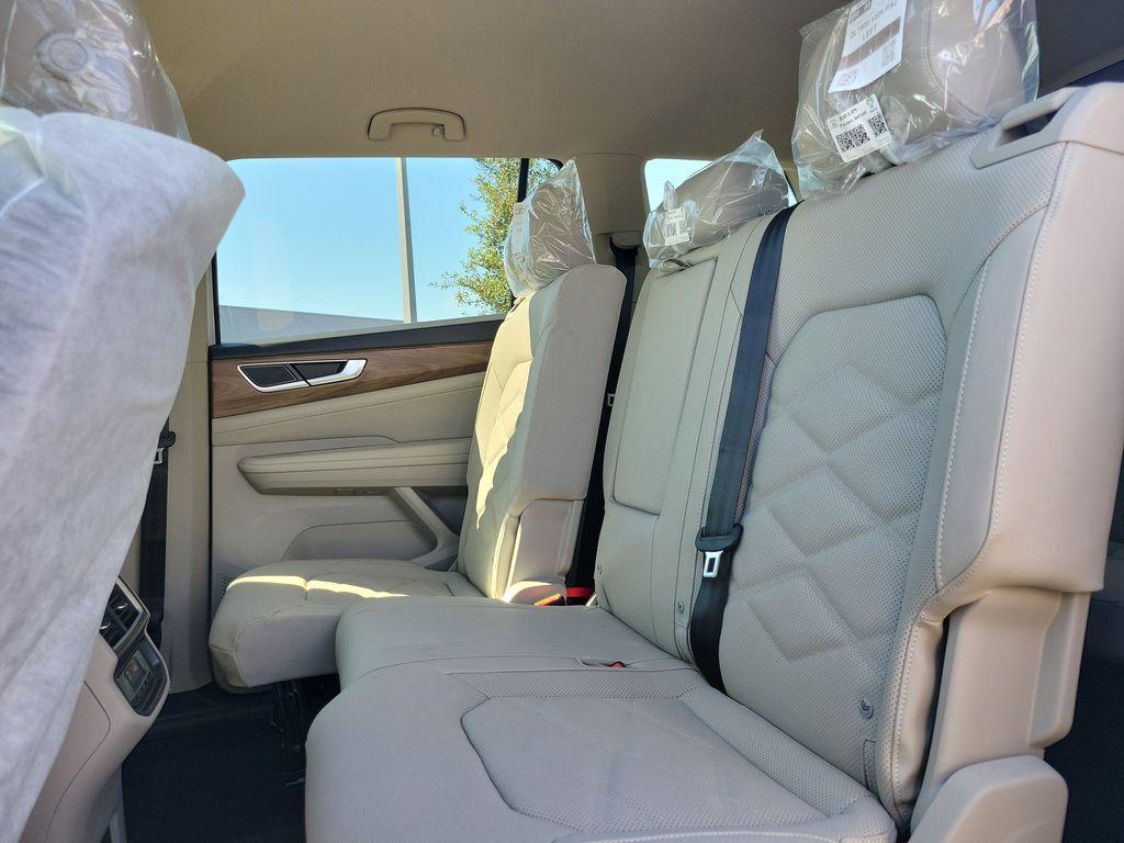 new 2026 Volkswagen Atlas car, priced at $38,668